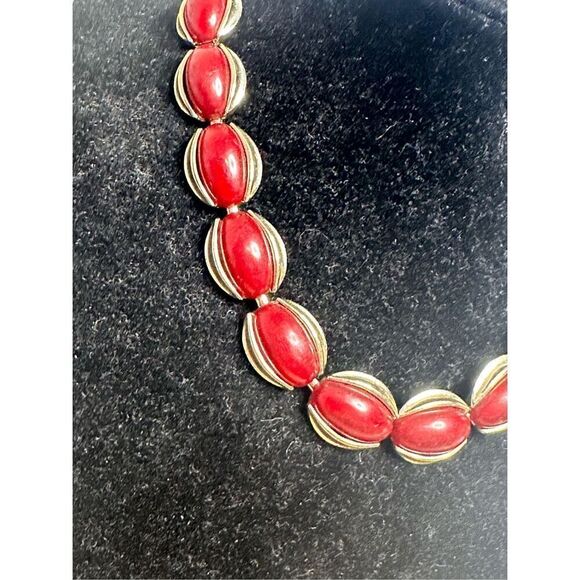 Stunning STATEMENT Signed Kramer Red Cabochon Necklace, Burgundy Lucite, Gold To - Picture 2 of 8